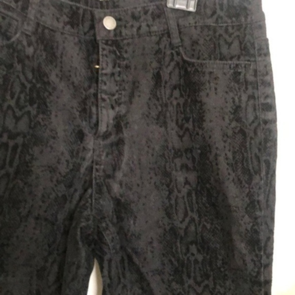 Jones New York size 10 animal print black pants